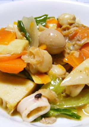 A picture of Spring Happosai (Eight Treasure Stir-Fry) with Bamboo Shoot and Spring Cabbage.