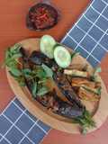 Pecel lele goreng