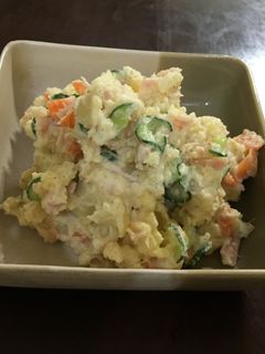 Una foto de La ensalada de patatas ~Sabor a mayonesa~