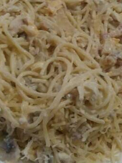 Una foto de Espaguetis carbonara a mi estilo