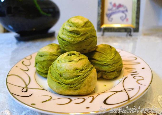 Matcha Sū Shì Yuèbǐng (Chinese Dim Sum)