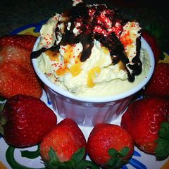 A picture of Ray's Strawberrys & Banana Split Cream.