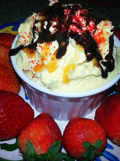 A picture of Ray's Strawberrys & Banana Split Cream.