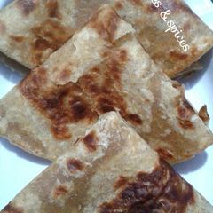 A picture of Brown chapati's.
