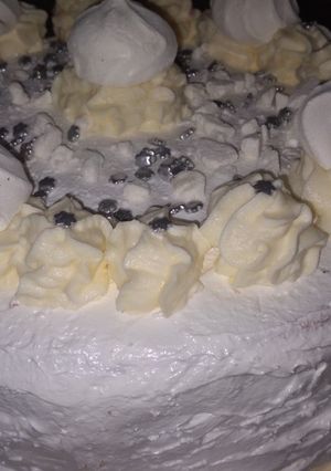 Una foto de Torta de crema y duraznos para Luna !!!🍊🍊
