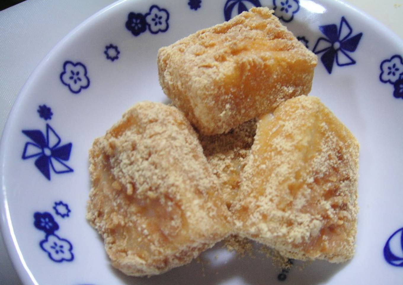 Instantly Done In The Microwave! Adaptable Kinako-mochi Using Cut Mochi Rice Cakes