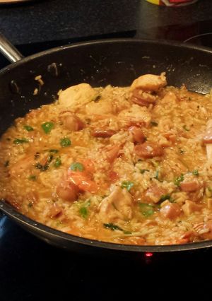 A picture of Easy Chicken Paella.