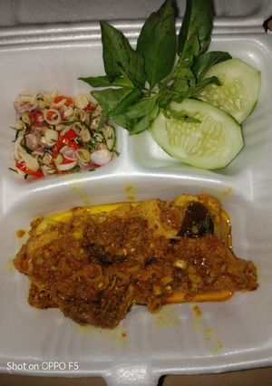 Foto resep Ayam betutu sambal matah