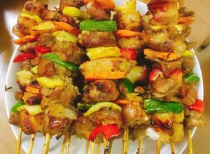 Hình của món Thịt xiên rau củ nướng.
