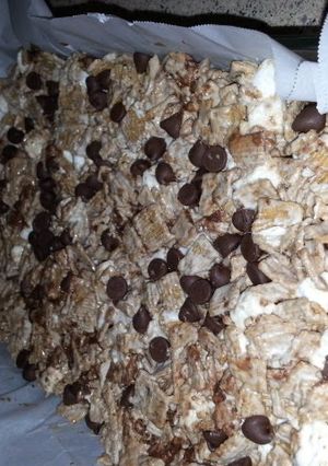 A picture of chocolate Grahams your own Bars. mm.