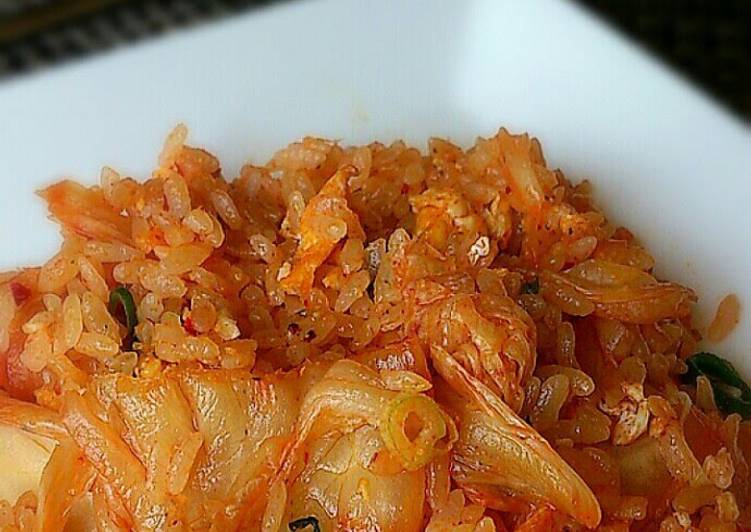 How to Prepare Homemade Easy and Crumbly Kimchi Fried Rice