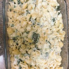 A picture of Cheesy Chicken Alfredo Shells W Spinach "casserole".
