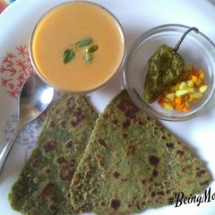 A picture of Bajra-Palak Paratha.