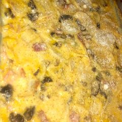 A picture of Cheesy ham & and veggie potato casserole.