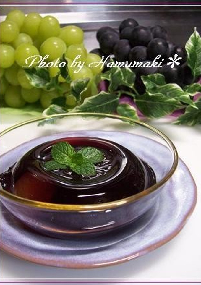 A picture of A Slightly Grown-up Wine Grape Jello.