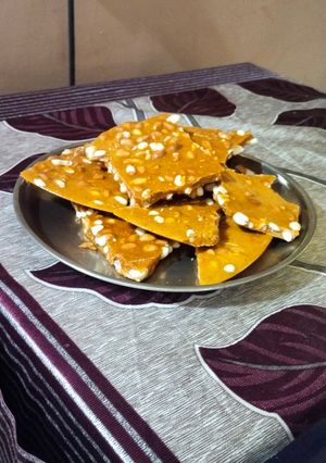 मूंगफली की चिक्की (Mungfali ki chikki recipe in Hindi) रेसिपी मुख्य फोटो