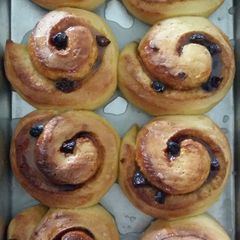 A picture of Raisin Cinnamon Rolls.