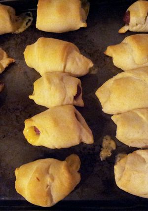 A picture of Lee's Crescent Rolls Bite.