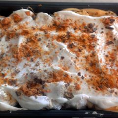 A picture of Butterfinger pudding dessert.