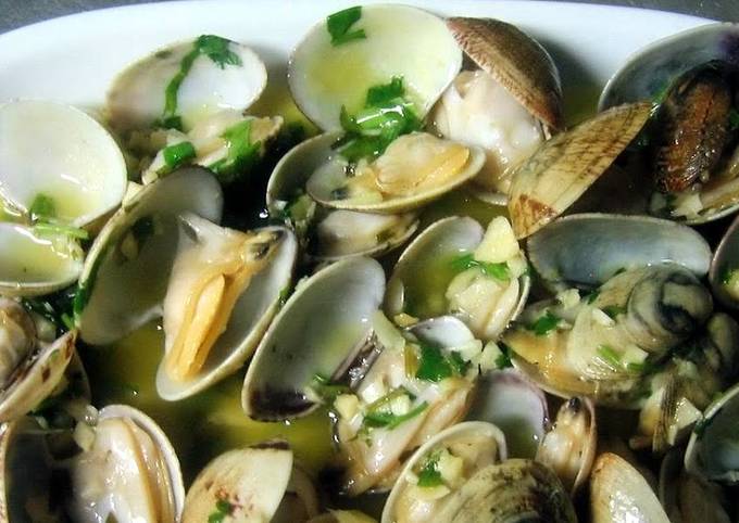 Recipe of Perfect clams in white wine sauce (portuguese ameijoas a bulhao de patob)