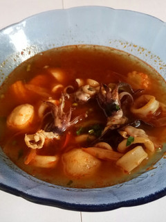 Foto resep Tom yum cumi, bakso ikan dan baby corn