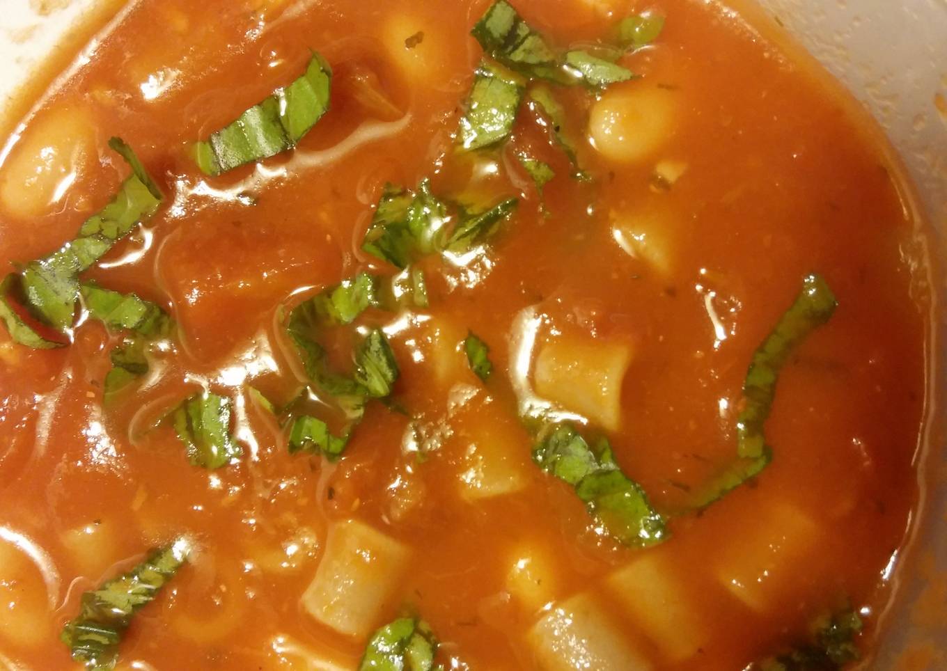 Homemade tomato & white bean soup