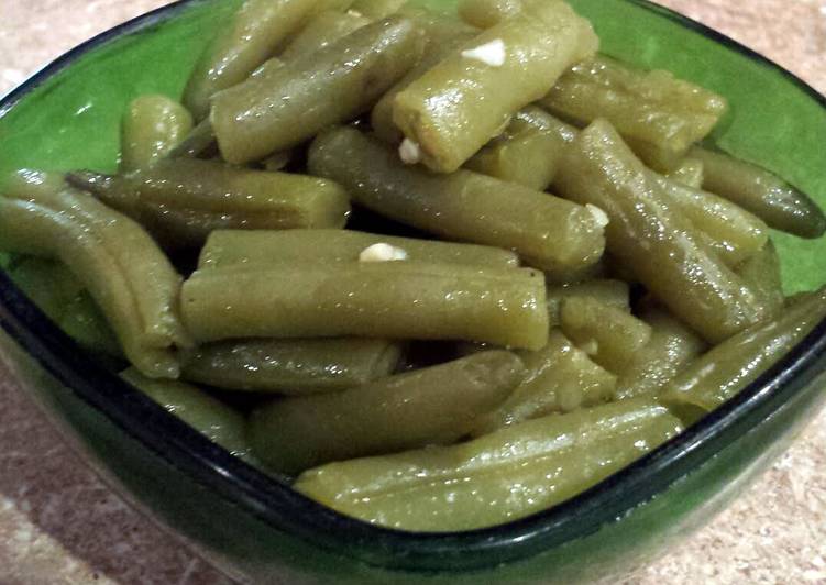 How to Prepare Quick Garlic Green Beans