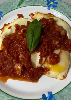 Foto di Uova con il pomodoro 🍅!