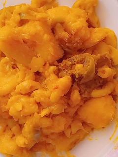 A picture of Porage yam with macaroni.