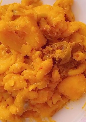 A picture of Porage yam with macaroni.