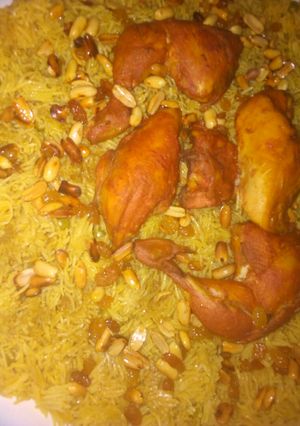صورة لوصفة كبسة صفرا ودجاج بالخلطه
