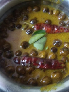 சுண்டவத்தல் புளிக்குழம்பு (Sundavathal pulikulambu recipe in tamil) செய்முறை முக்கிய புகைப்படம்