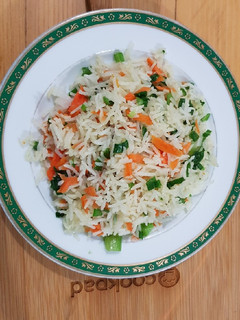 A picture of 3 colour Fried rice.