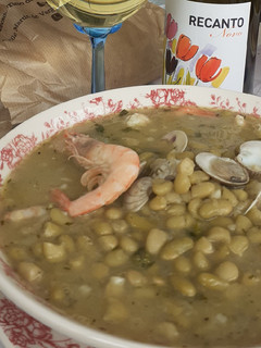 Una foto de Verdinas con almejas y gambas