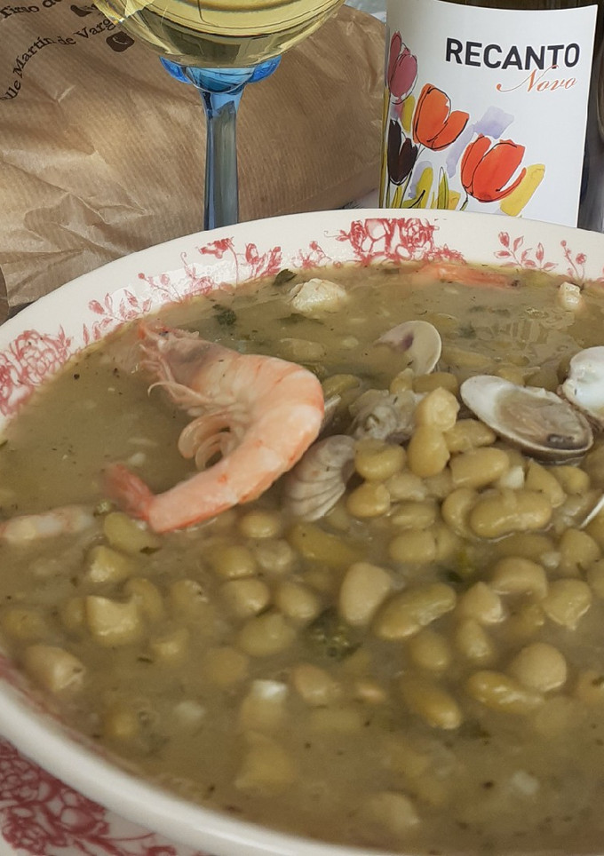 Una foto de Verdinas con almejas y gambas