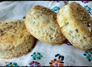 Una foto de Scons de queso y orégano sin gluten