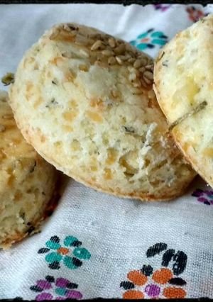 Una foto de Scons de queso y orégano sin gluten