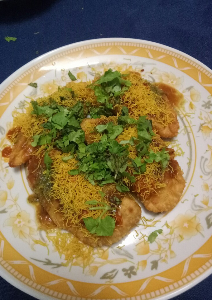 જામનગર ના પ્રખ્યાત ઘૂઘરા રેસીપી મુખ્ય ફોટો