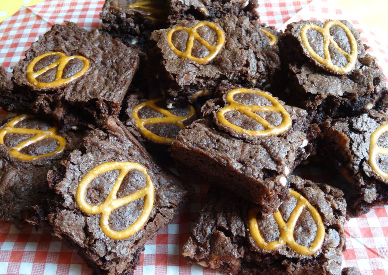 Pretzel brownies