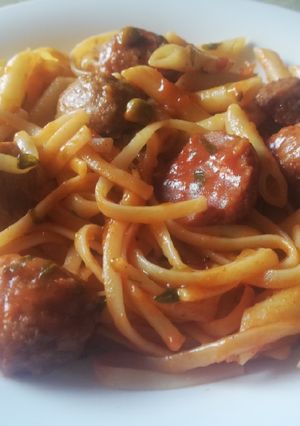 Foto principal de Pasta con albóndigas en salsa