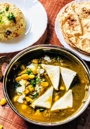 A picture of Corn palak paneer.