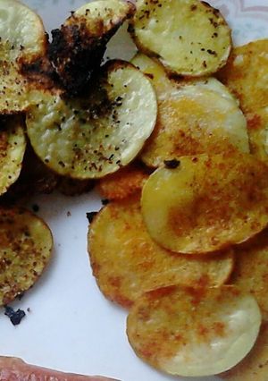 A picture of Oven-baked Potato Chips.