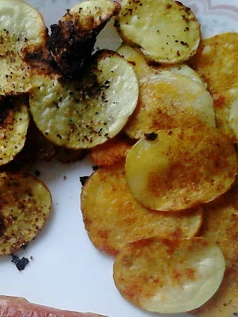 Simple Way Prepare Recipe Oven-baked Potato Chips that is Can Pamper Your Tongue, So Delicious}