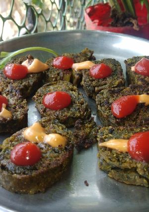 पालकाची वडी (palakachi vadi recipe in marathi) रेसिपी चे मुख्य फोटो