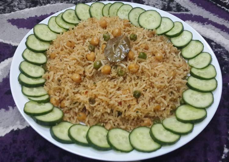 Step-by-Step Guide to Make Speedy Chhole Matar Biryani