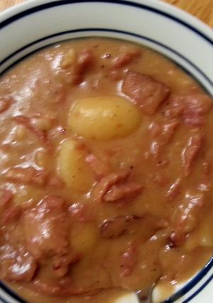 A picture of Taisen's Ham Bean and Potatoe Soup.