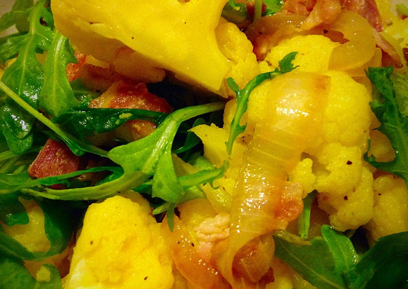Salad with buckwheat and cauliflower