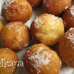 A picture of Donut Holes Made with Pancake Mix & Milk.
