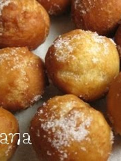 A picture of Donut Holes Made with Pancake Mix & Milk.