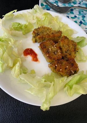 દૂધી મેથીના મુઠીયા (Dudhi Methi Muthia Recipe In Gujarati) રેસીપી મુખ્ય ફોટો